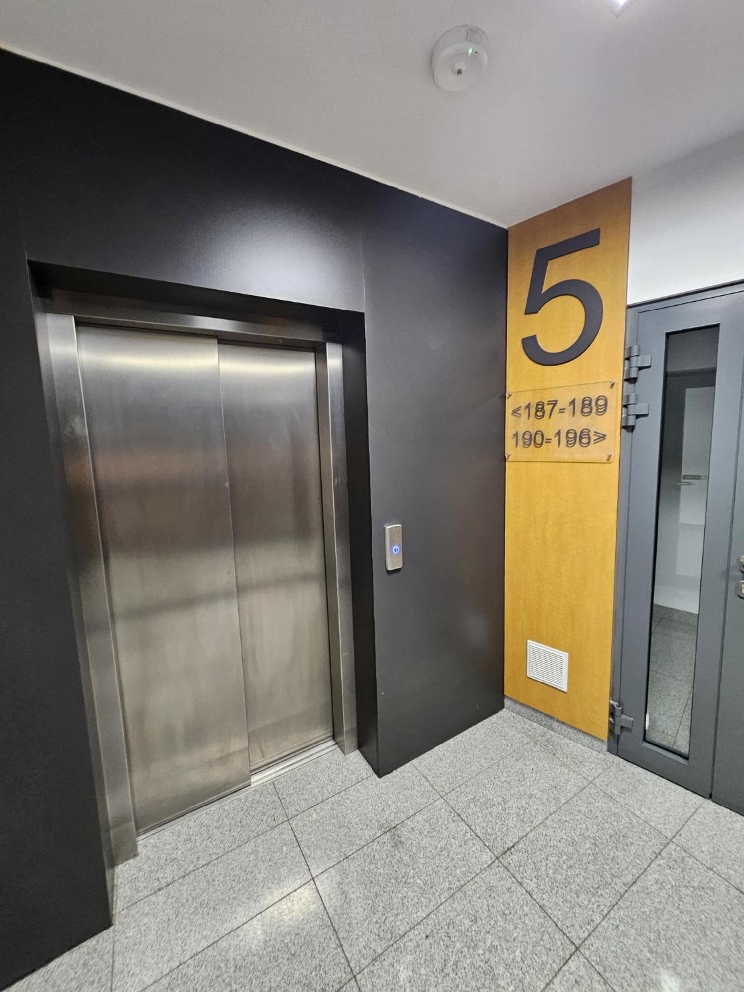 Urban Jungle Apartament Wenus بياليستوك المظهر الخارجي الصورة