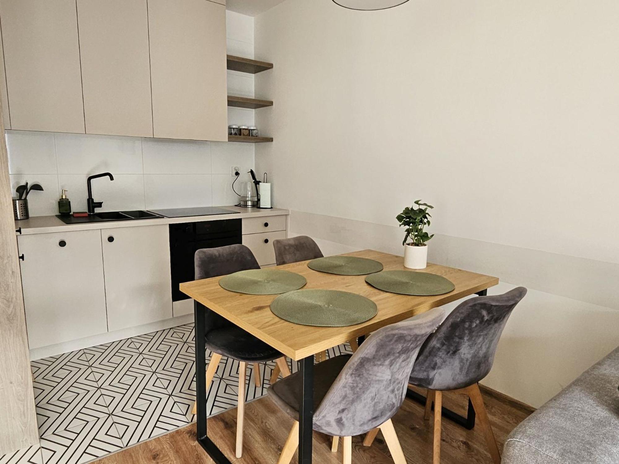 Urban Jungle Apartament Wenus بياليستوك المظهر الخارجي الصورة